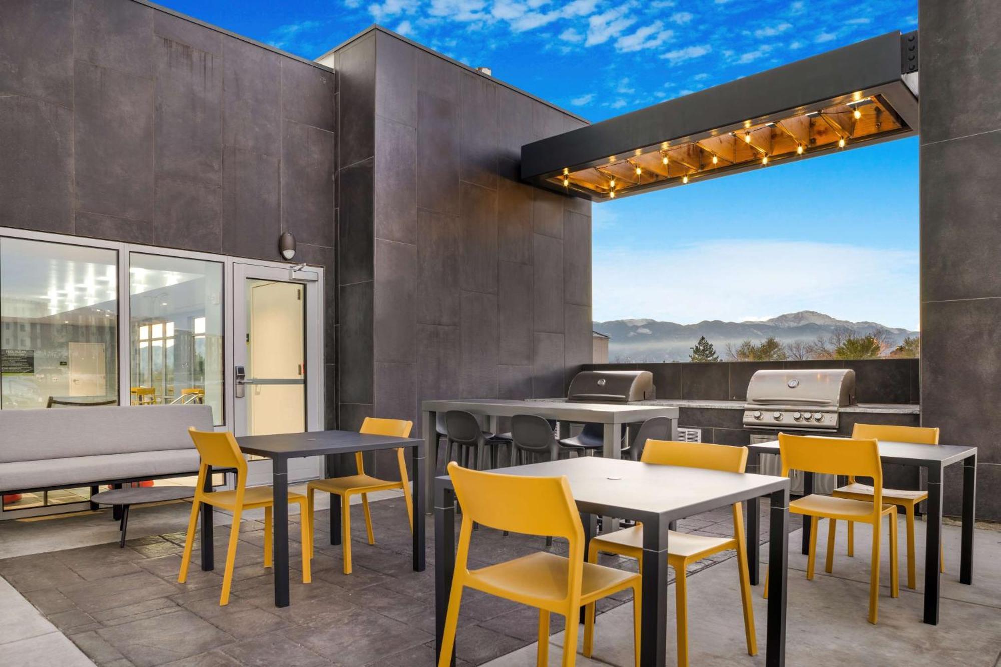 Home2 Suites By Hilton Colorado Springs Airport Exteriör bild